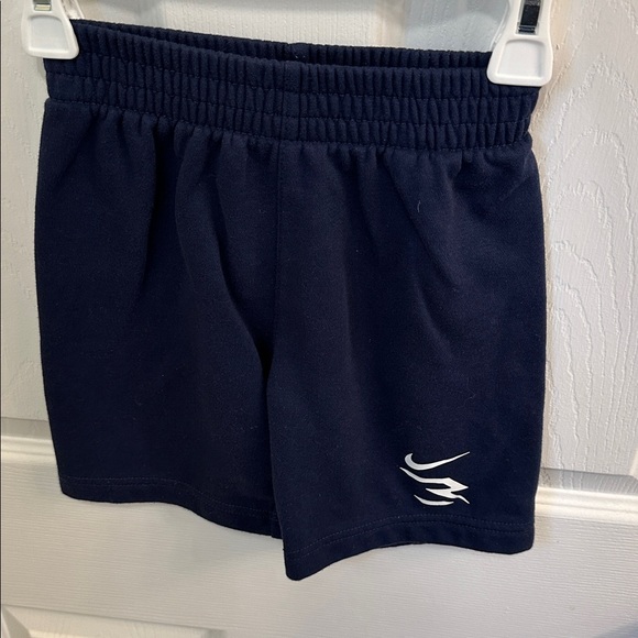 2 piece size 6 Nike short sets - Picture 3 of 6